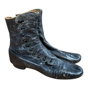 Victorian Era Black Leather Button Boots‎
